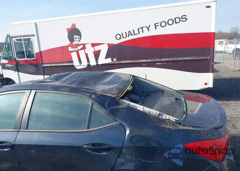 2018 Toyota Corolla Se из США, поврежденный, VIN 2T1BURHE5JC020379